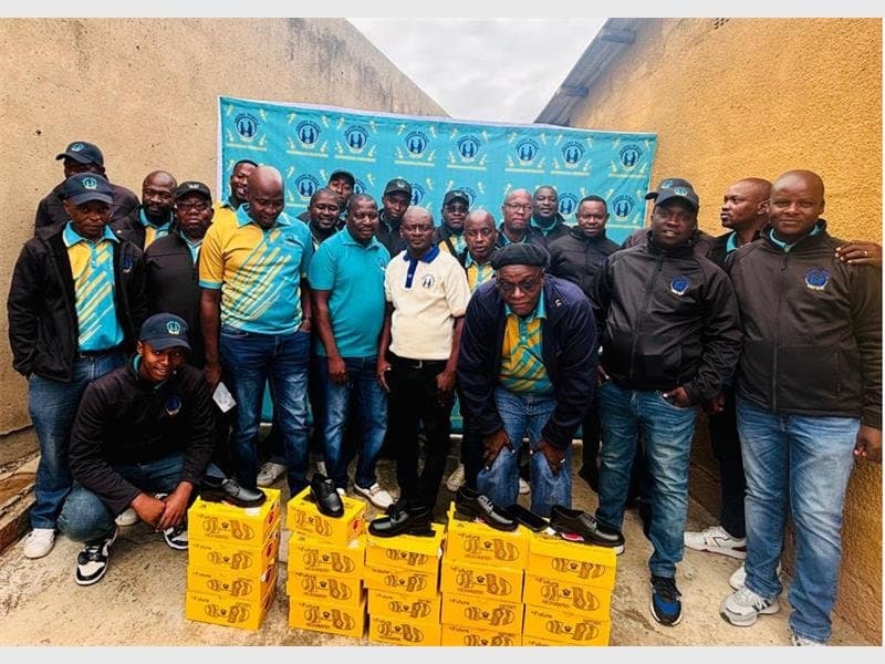 Duduza men donate 20 pairs of school shoes to Sibinisiwe learners 